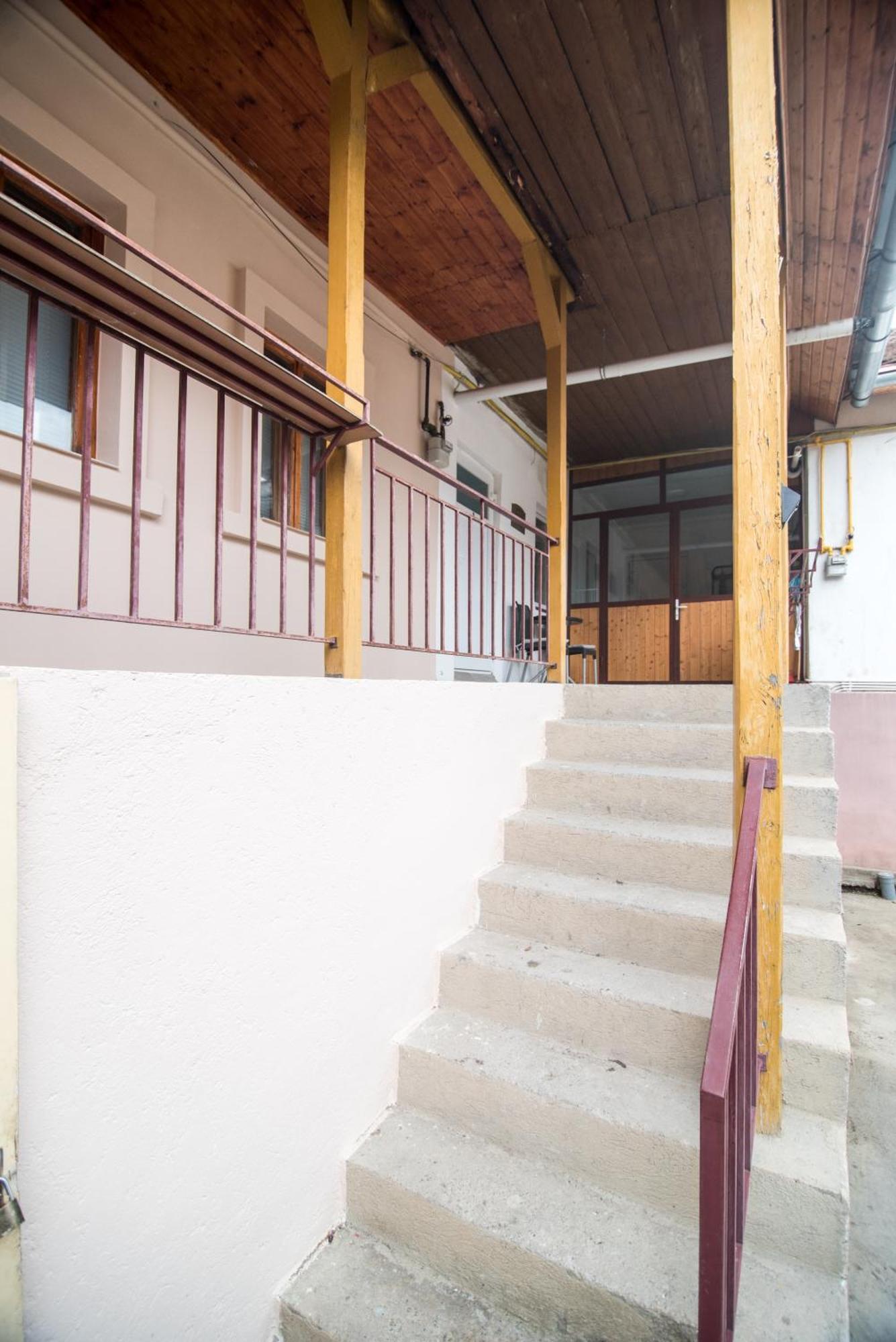 Magic House Brasov Apartment ภายนอก รูปภาพ