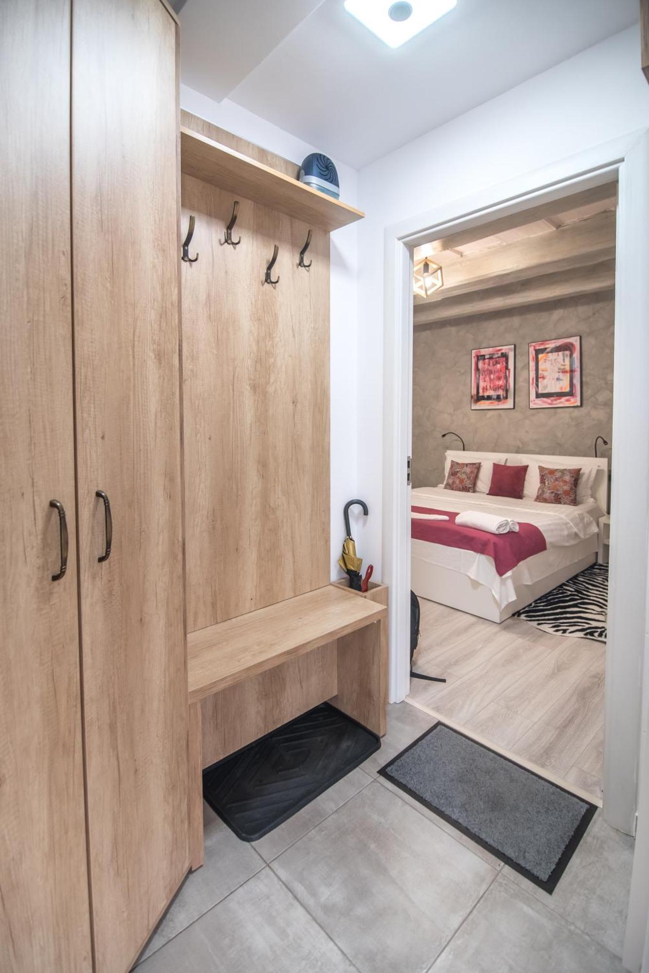 Magic House Brasov Apartment ภายนอก รูปภาพ